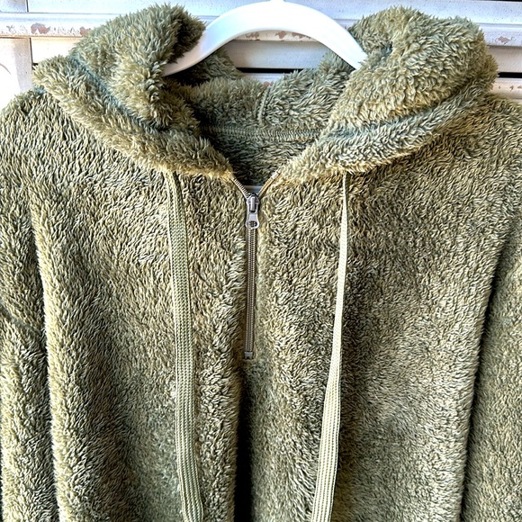 Women’s super soft quarter zip, hooded fleece sweatshirt. Size XL. NWOT. - Picture 2 of 3